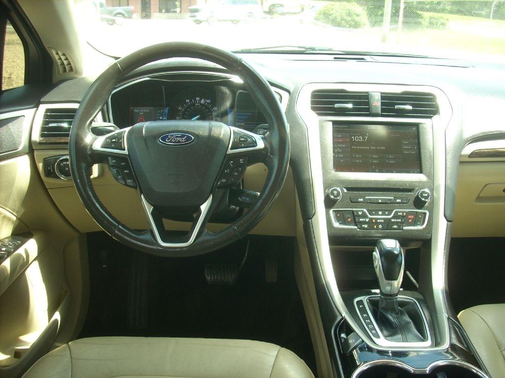 Ford Fusion SE 2016