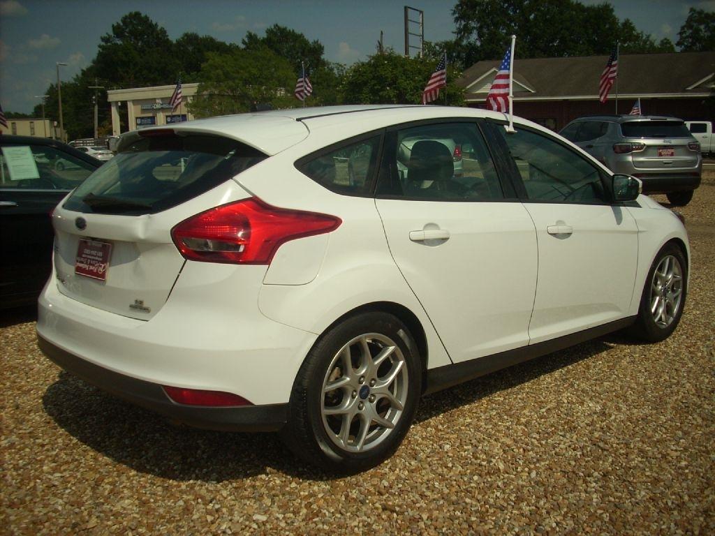 Ford Focus SE Hatch 2015