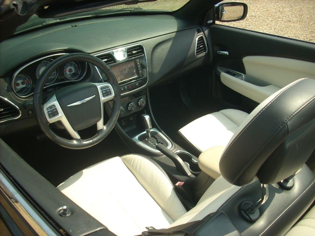 Chrysler 200 Limited Convertible 2012