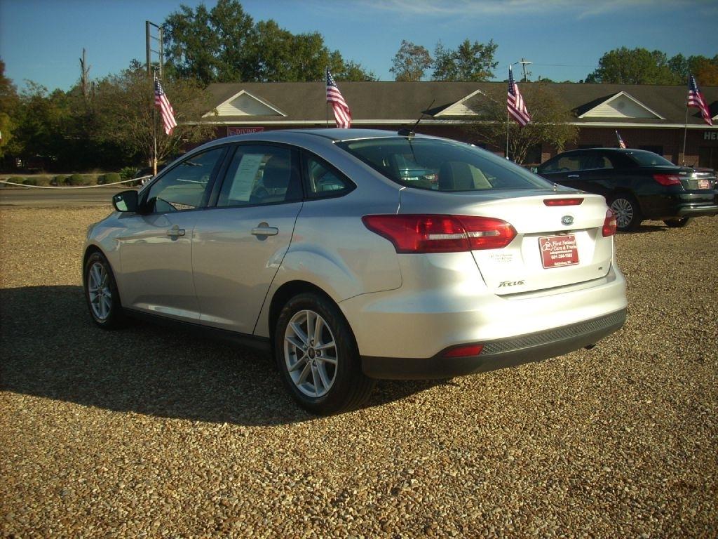 Ford Focus SE Sedan 2017
