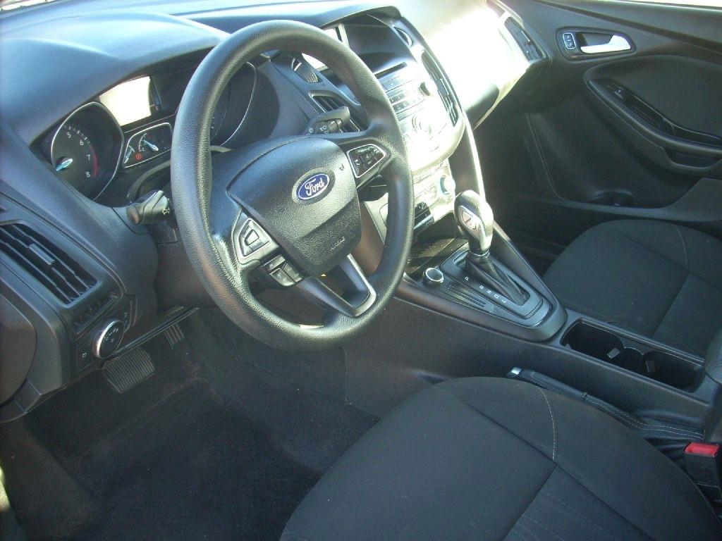 Ford Focus SE Sedan 2017
