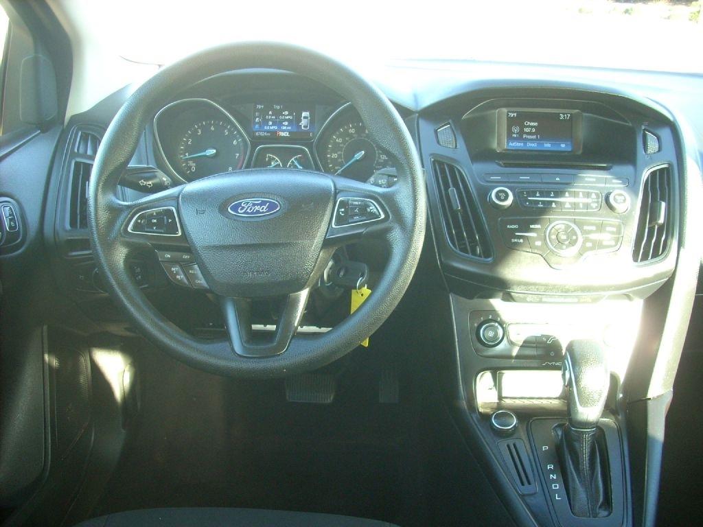 Ford Focus SE Sedan 2017