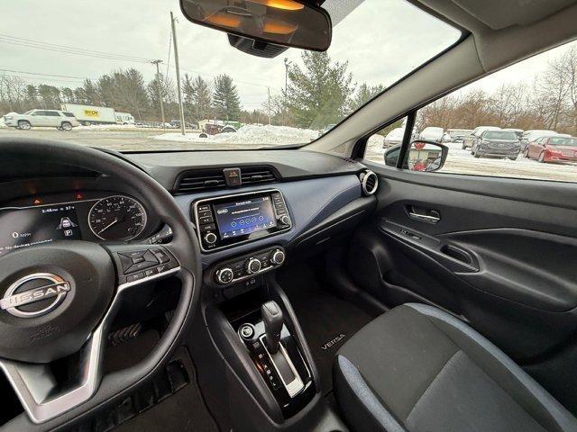 Nissan Versa  2024