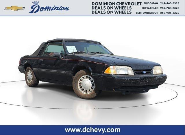 1988 Ford Mustang RED