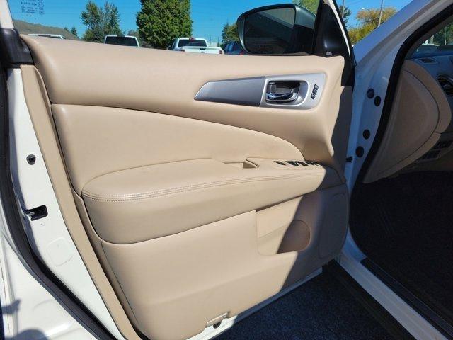 Nissan Pathfinder  2020