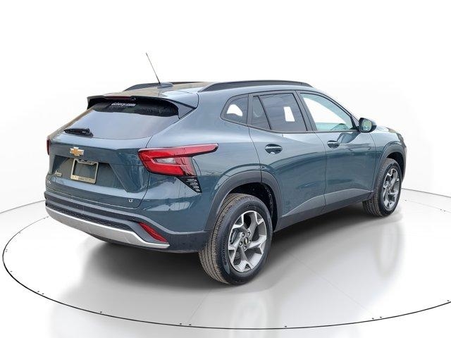 2025 Chevrolet Trax LT photo 4