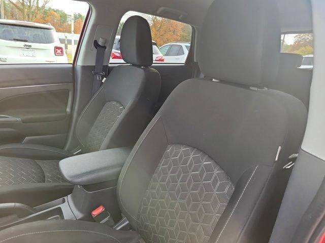Mitsubishi Outlander Sport  2024