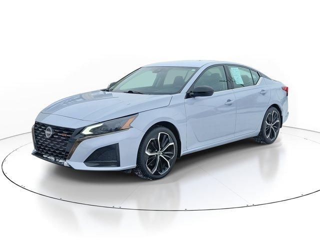 Nissan Altima  2023