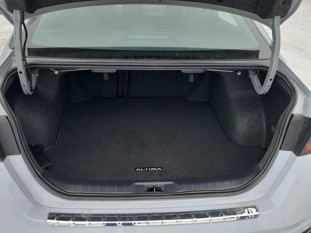 Nissan Altima  2023