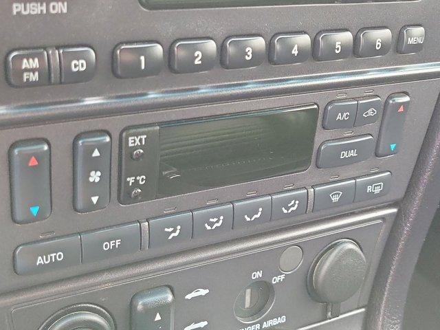 Ford Thunderbird  2003