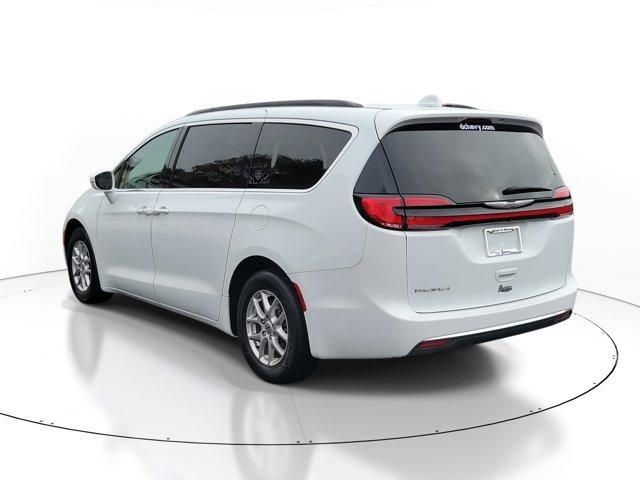 2022 Chrysler Pacifica Touring L photo 3