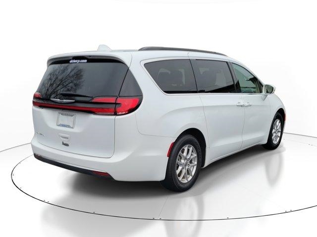 2022 Chrysler Pacifica Touring L photo 4