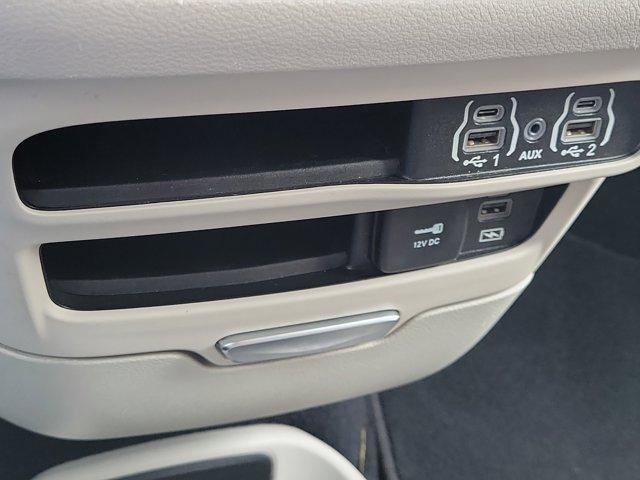 Chrysler Pacifica  2022