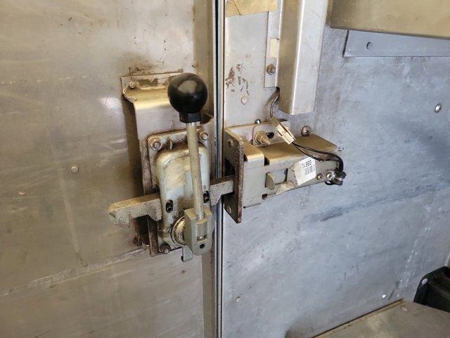 Freightliner MT45 Chassis  2004