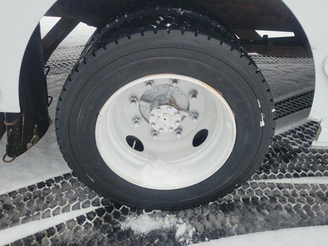 Freightliner MT45 Chassis  2004