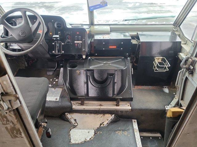 Freightliner MT45 Chassis  2004