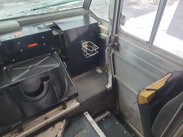 Freightliner MT45 Chassis  2004