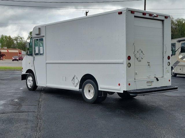 Freightliner MT45 Chassis  2004
