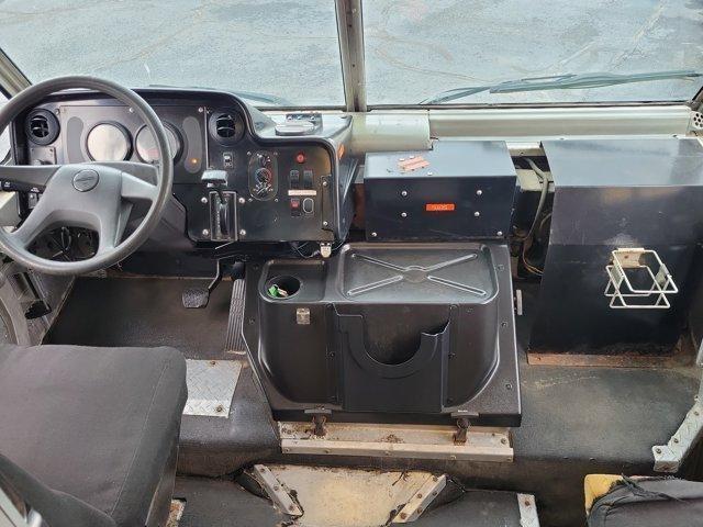 Freightliner MT45 Chassis  2004