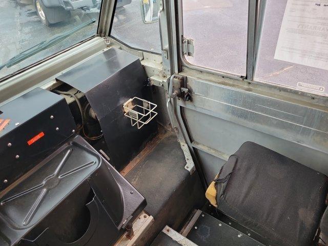 Freightliner MT45 Chassis  2004