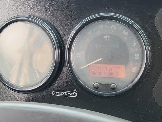 Freightliner MT45 Chassis  2004