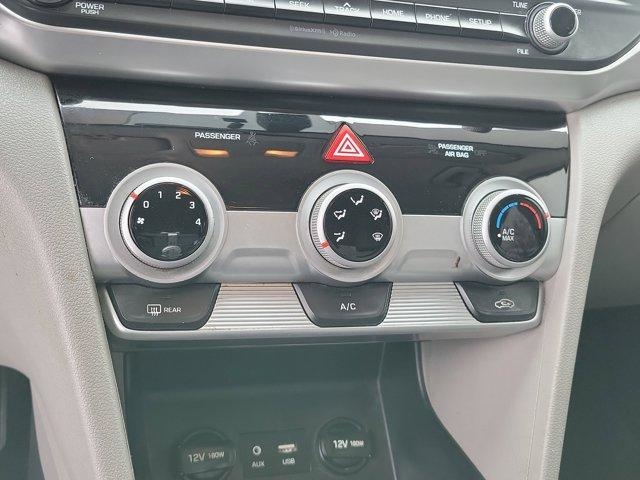 Hyundai Elantra  2019