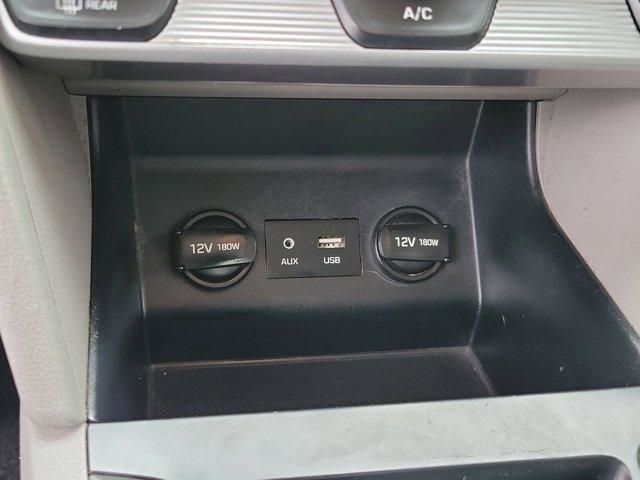 Hyundai Elantra  2019