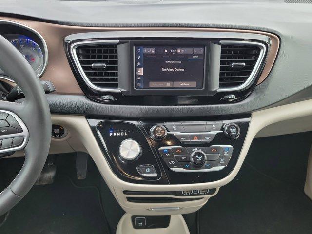 Chrysler Voyager  2023