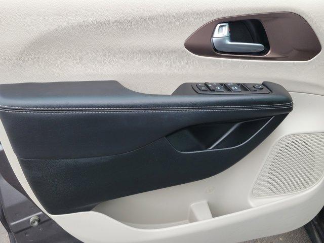 Chrysler Voyager  2023