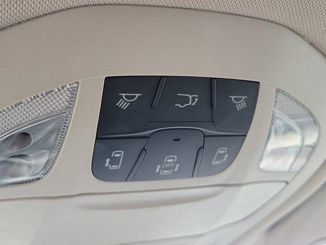 Chrysler Voyager  2023