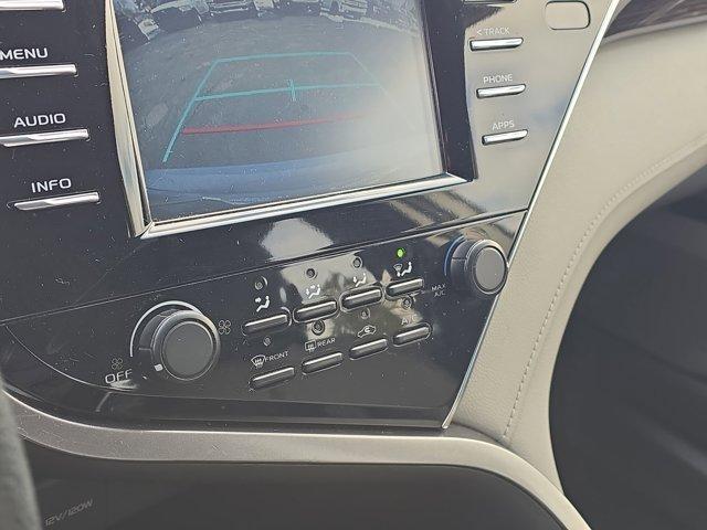 Toyota Camry  2018