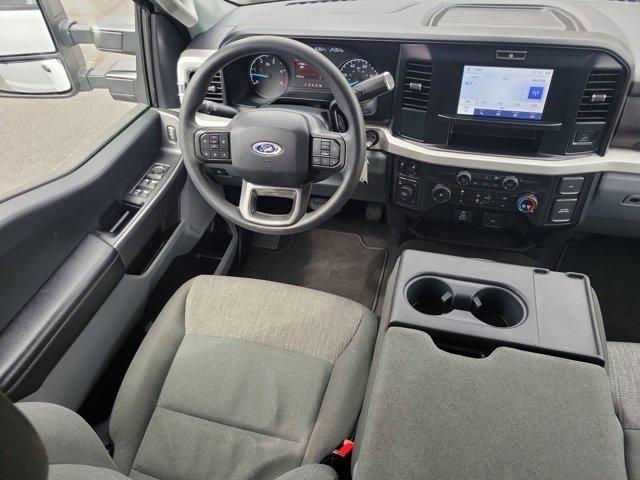 Ford F-350 SD  2025