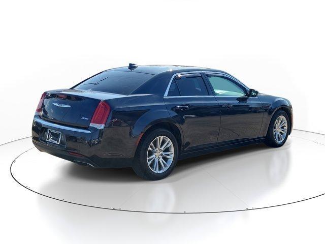 Chrysler 300  2017
