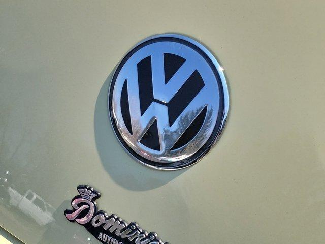 Volkswagen New Beetle  2004