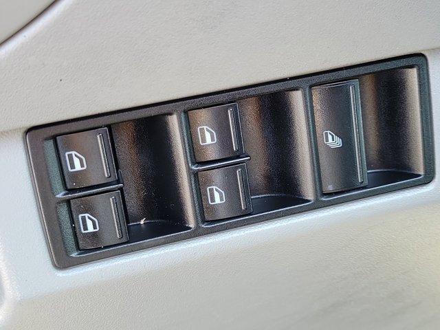 Volkswagen New Beetle  2004