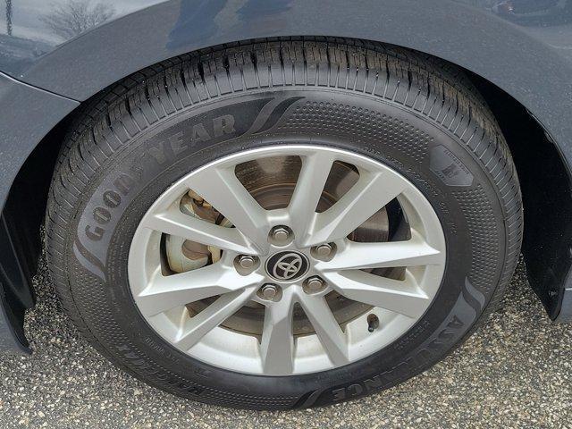 Toyota Camry Hybrid  2025