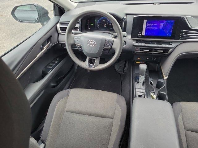 Toyota Camry Hybrid  2025