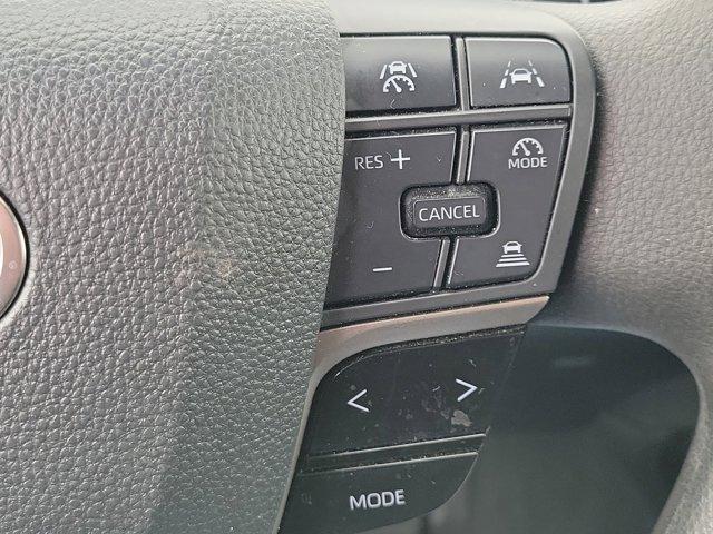 Toyota Camry Hybrid  2025