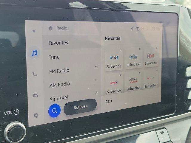 Toyota Camry Hybrid  2025