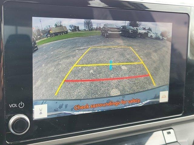 Toyota Camry Hybrid  2025