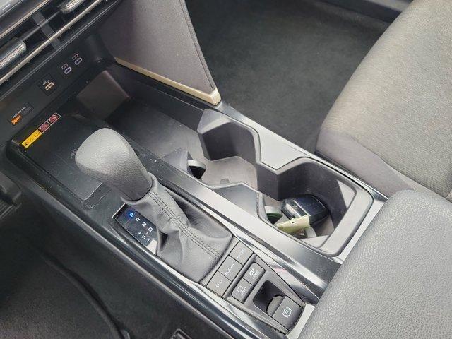 Toyota Camry Hybrid  2025