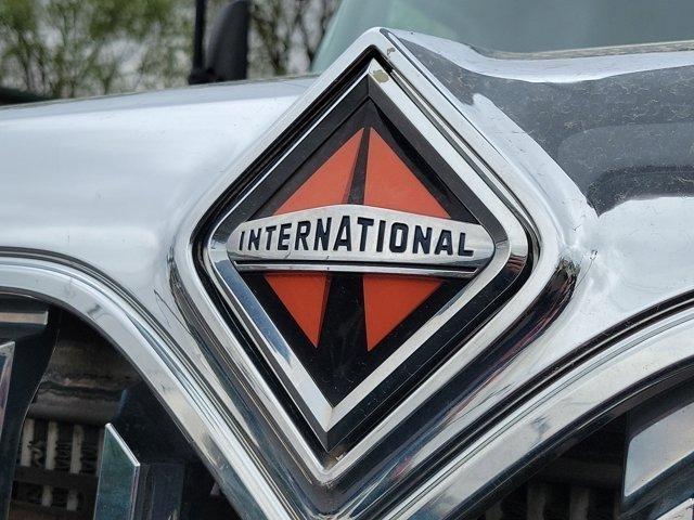 International 7400  2016