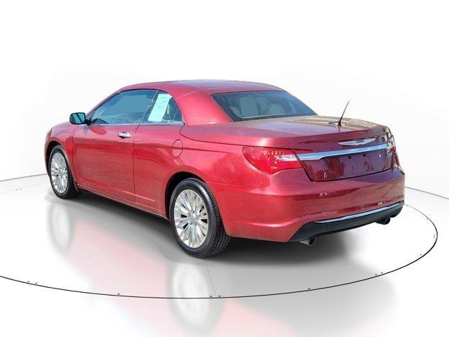 Chrysler 200  2013