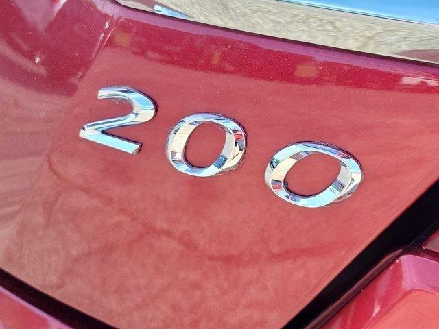 Chrysler 200  2013