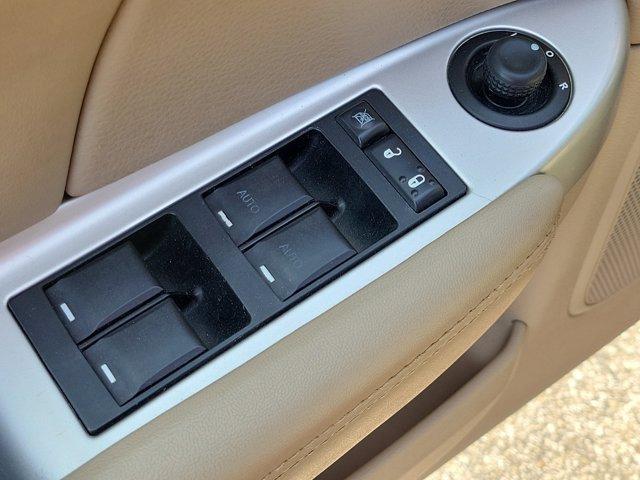 Chrysler 200  2013