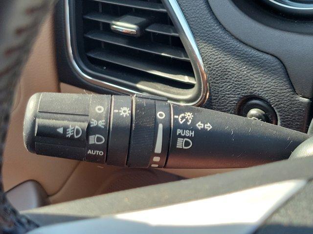 Chrysler 200  2013