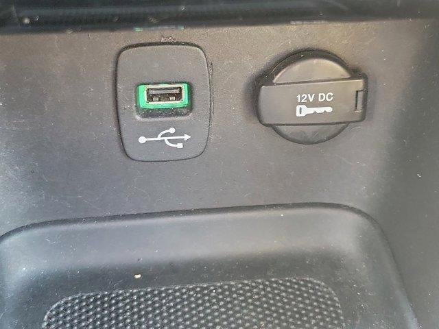 Chrysler 200  2013