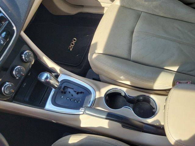 Chrysler 200  2013