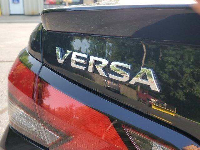 Nissan Versa  2020