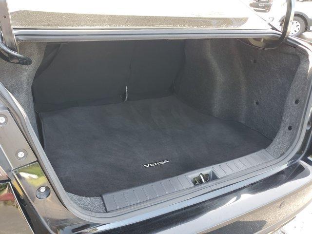 Nissan Versa  2020